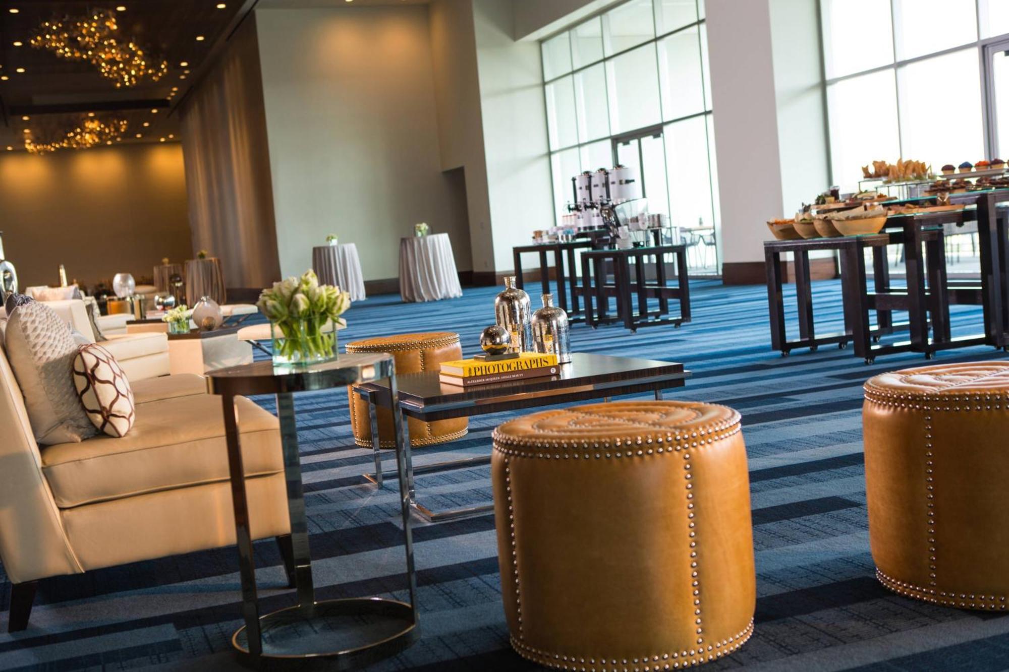 Renaissance Dallas Hotel Exterior photo