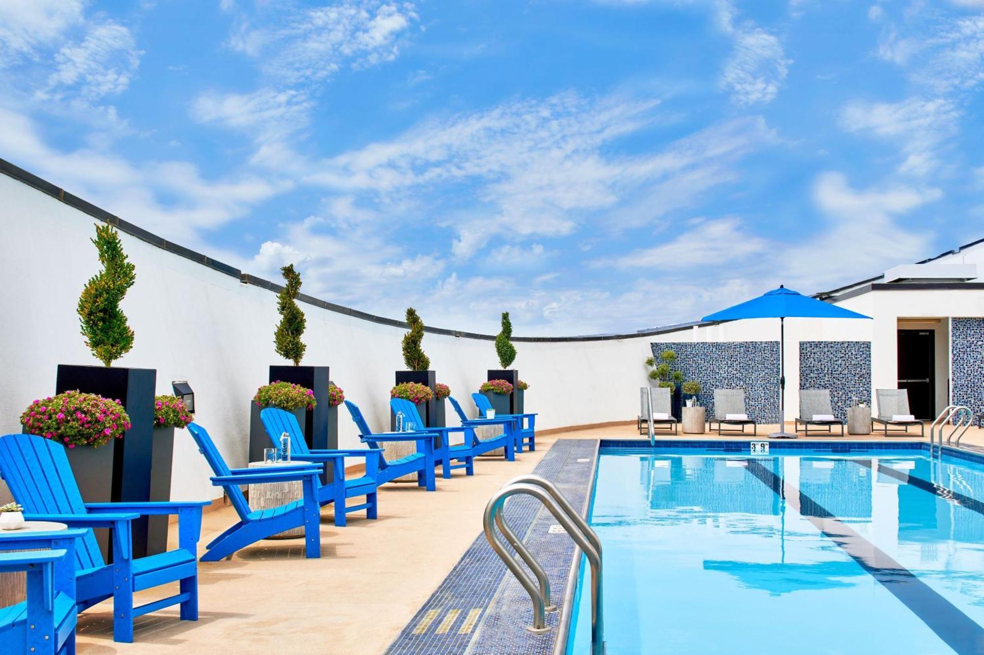Renaissance Dallas Hotel Exterior photo