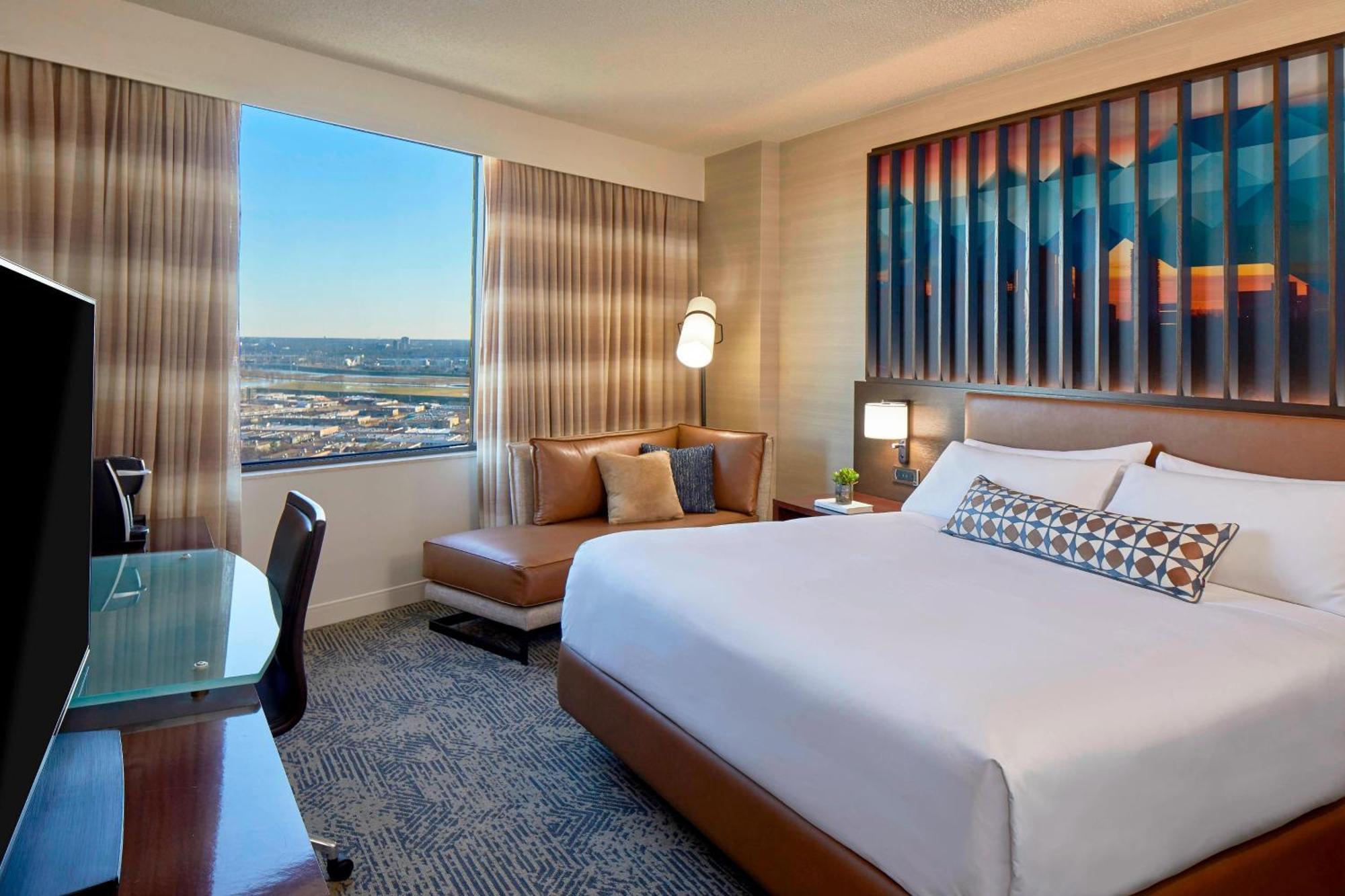 Renaissance Dallas Hotel Exterior photo