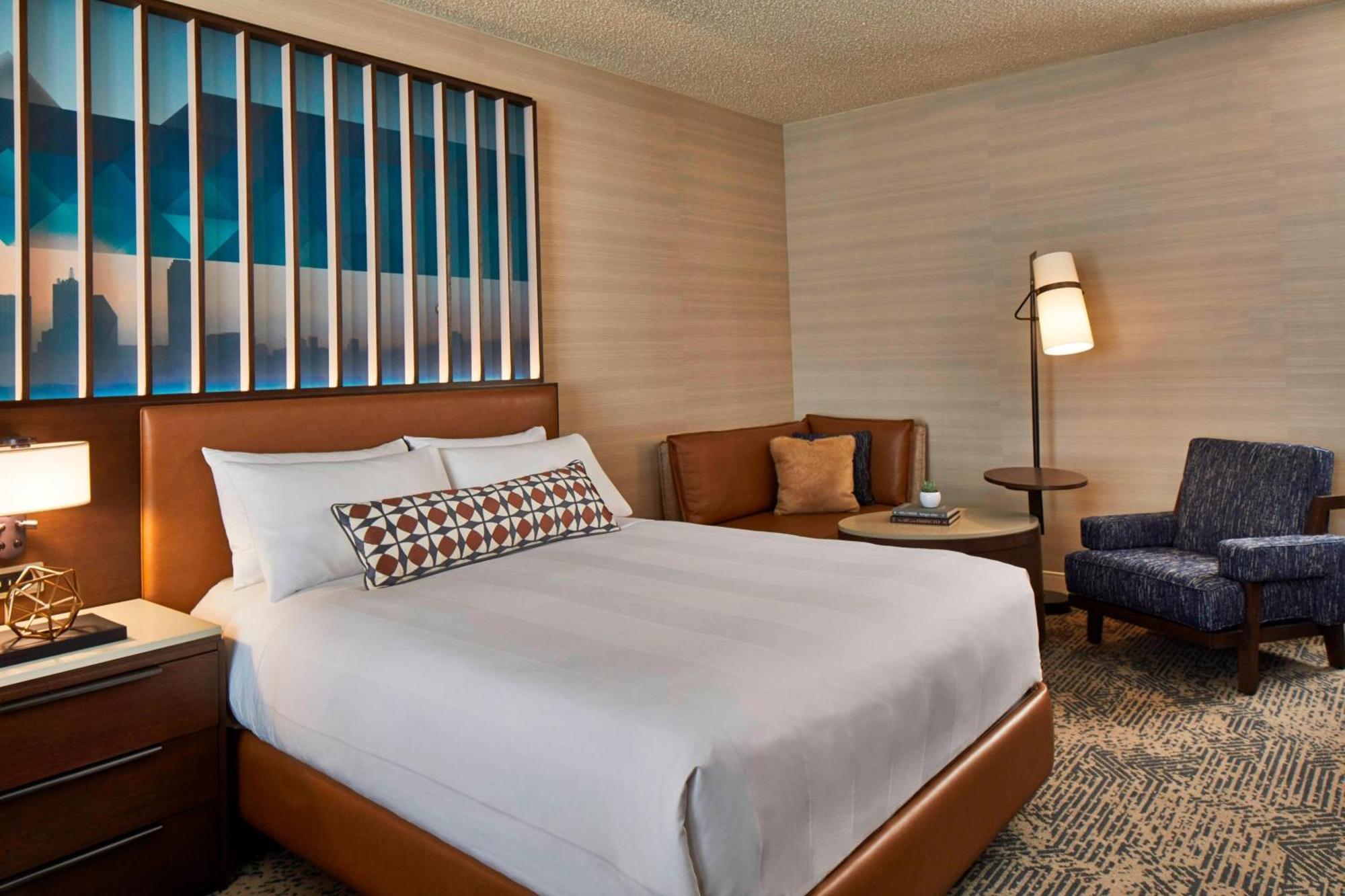Renaissance Dallas Hotel Exterior photo