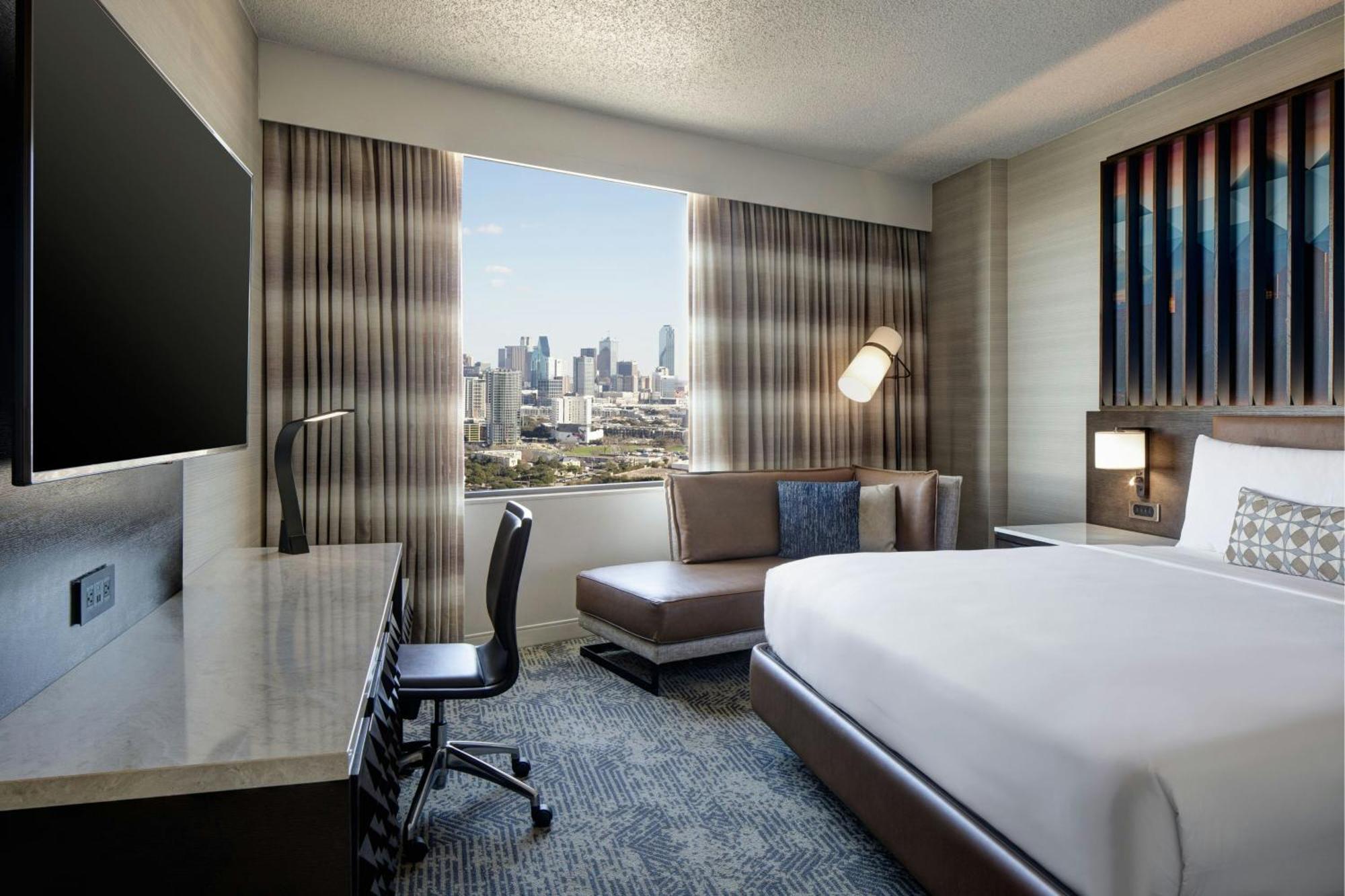 Renaissance Dallas Hotel Exterior photo
